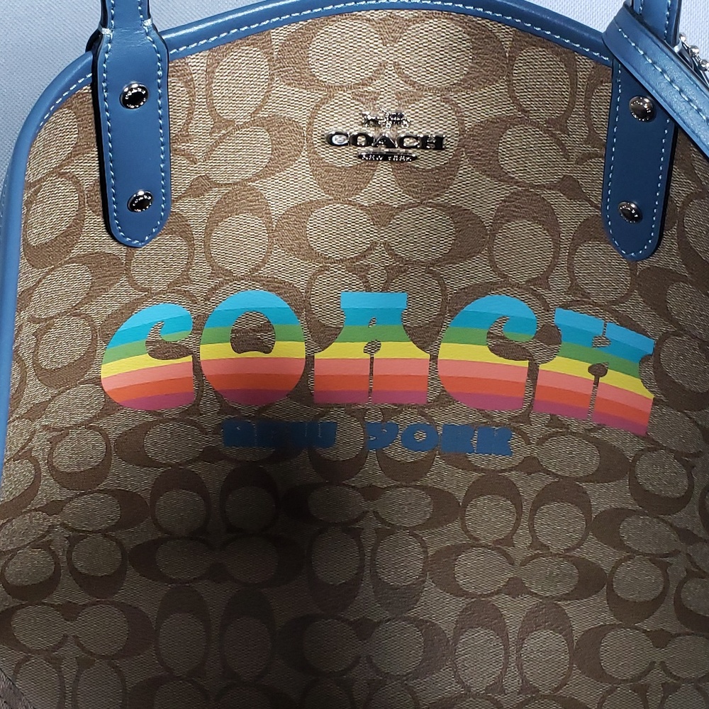 🆕 Coach Signature Rainbow City Reversible Tote - Picture 6 of 8